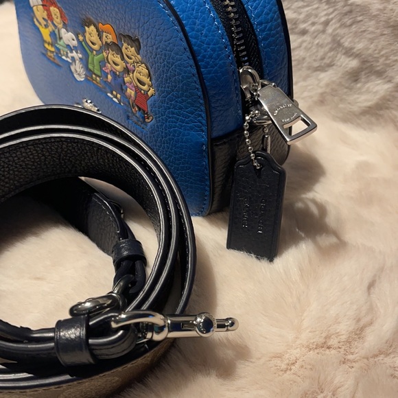 Coach x peanuts mini Serena crossbody 💝💝😍 - Picture 7 of 9